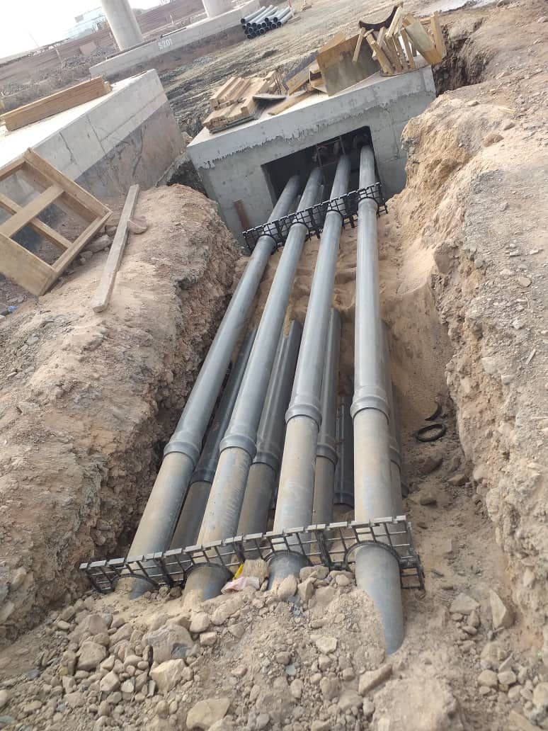 Pipe-to-chamber interface